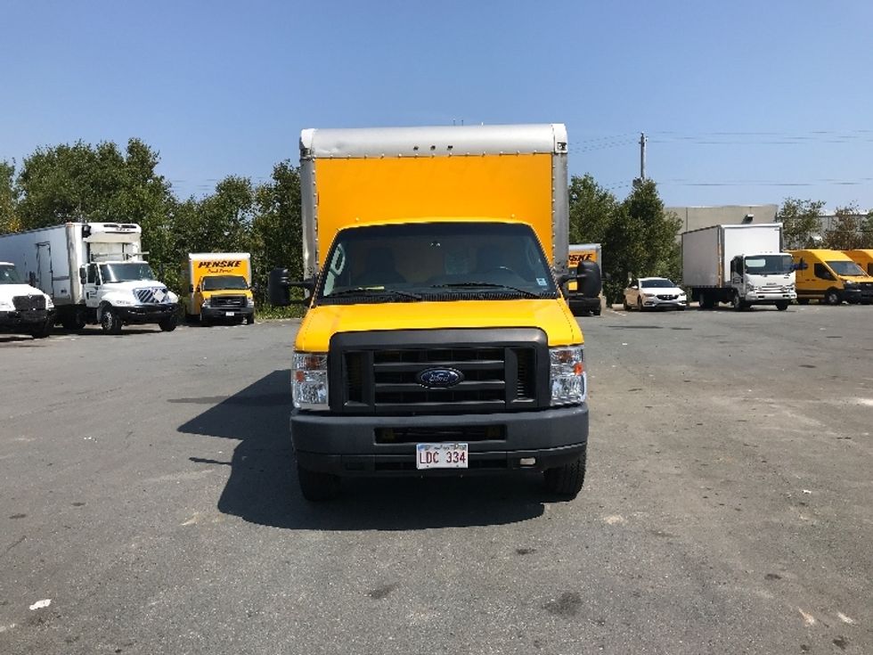 Light Duty Box Truck-Light and Medium Duty Trucks-Ford-2018-E450-Dartmouth-NS-137,239\n\t\tkm-$ 28,250 - Image 2