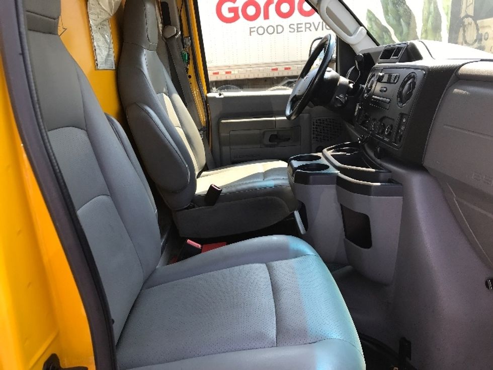 Light Duty Box Truck-Light and Medium Duty Trucks-Ford-2018-E450-Dartmouth-NS-137,239\n\t\tkm-$ 28,250 - Image 22