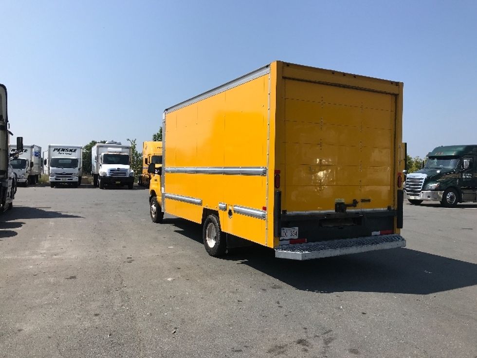 Light Duty Box Truck-Light and Medium Duty Trucks-Ford-2018-E450-Dartmouth-NS-137,239\n\t\tkm-$ 28,250 - Image 6