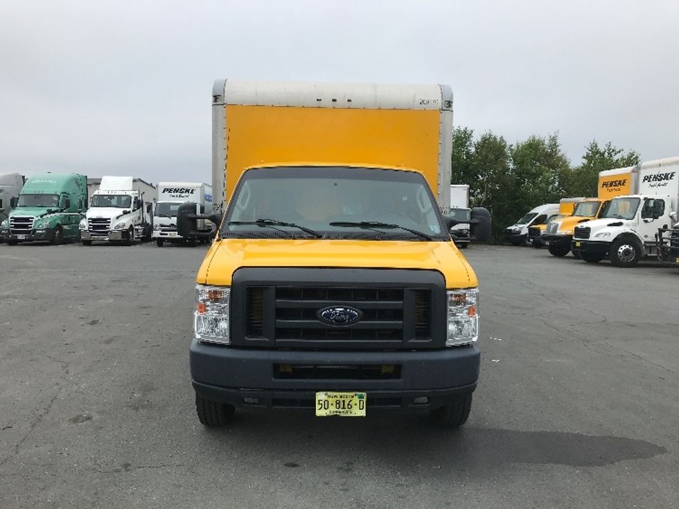 Light Duty Box Truck-Light and Medium Duty Trucks-Ford-2018-E450-Dartmouth-NS-146,187\n\t\tkm-$ 27,500 - Image 2