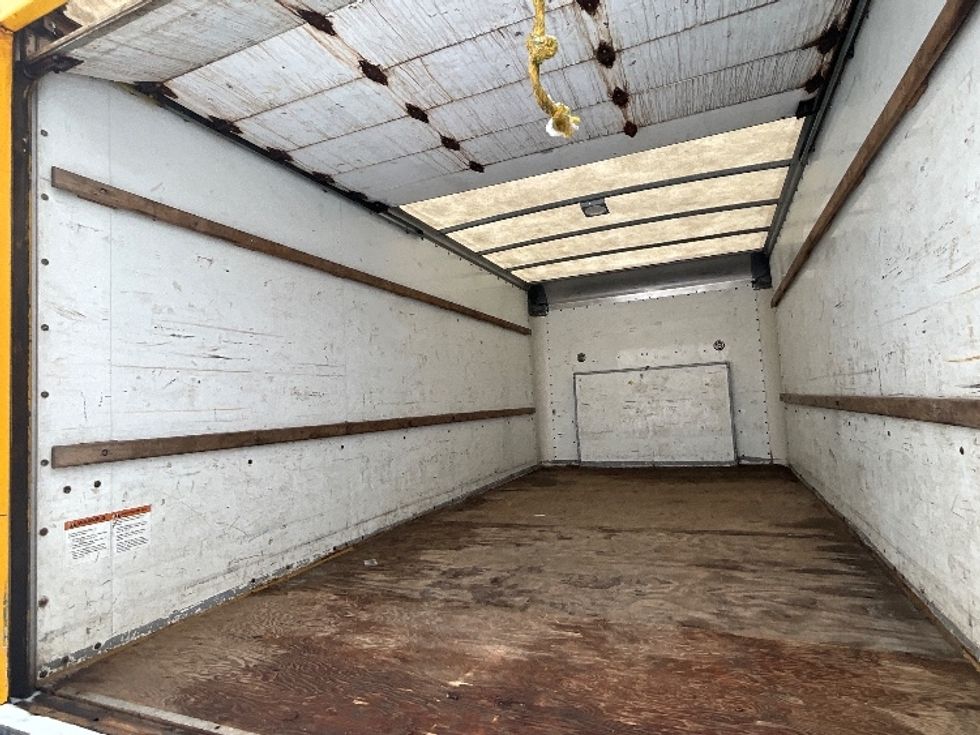 Light Duty Box Truck-Light and Medium Duty Trucks-Ford-2018-E450-Moncton-NB-204,131\n\t\tkm-$ 26,500 - Image 10