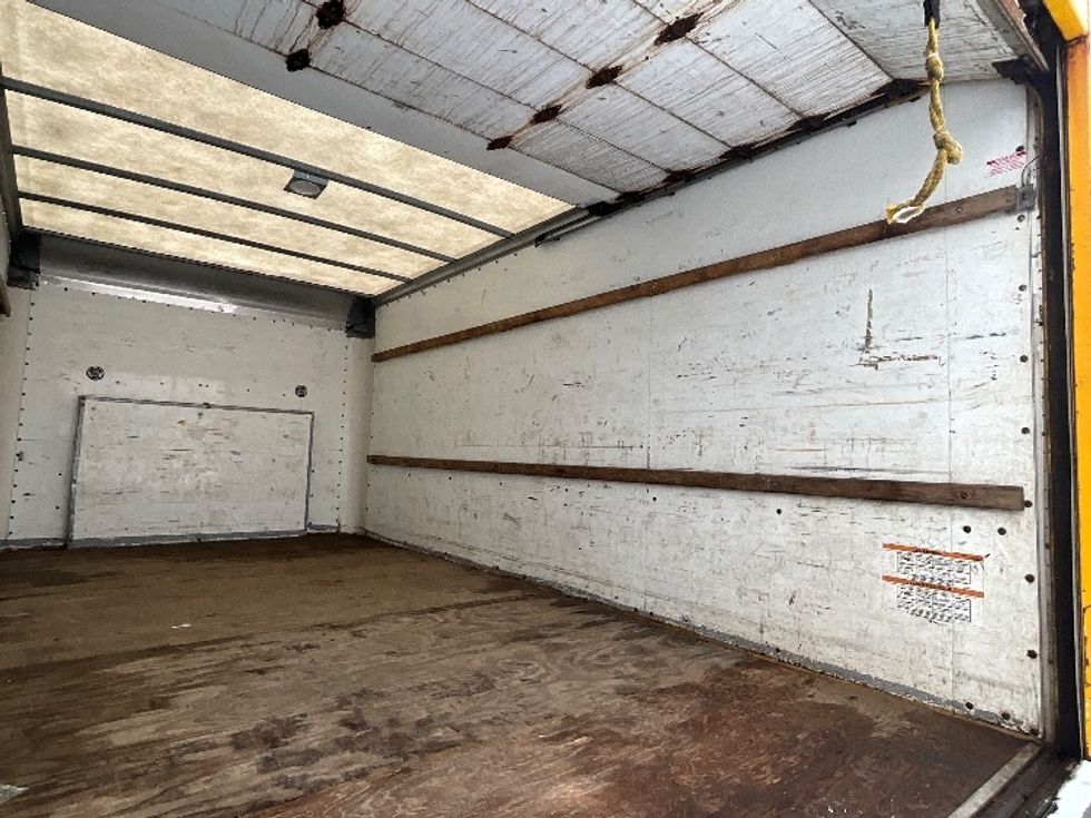 Light Duty Box Truck-Light and Medium Duty Trucks-Ford-2018-E450-Moncton-NB-204,131\n\t\tkm-$ 26,500 - Image 11