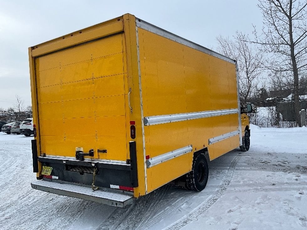 Light Duty Box Truck-Light and Medium Duty Trucks-Ford-2018-E450-Moncton-NB-204,131\n\t\tkm-$ 26,500 - Image 12