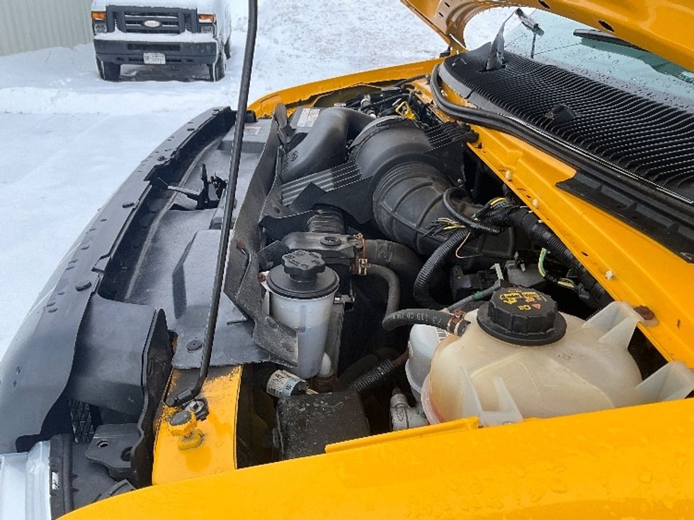 Light Duty Box Truck-Light and Medium Duty Trucks-Ford-2018-E450-Moncton-NB-204,131\n\t\tkm-$ 26,500 - Image 23