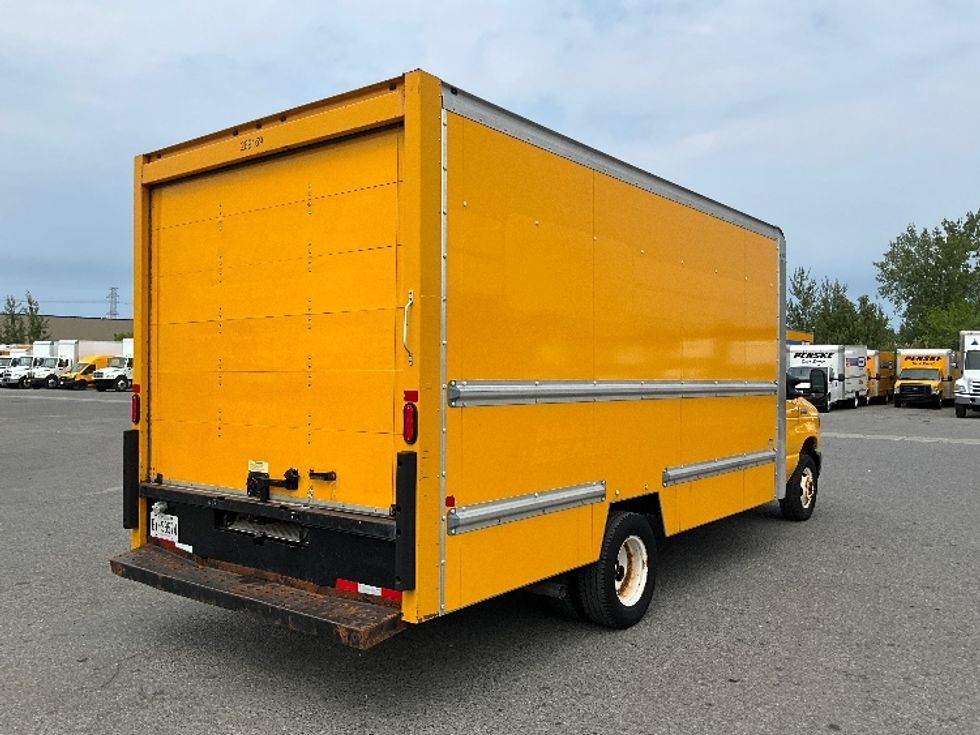 Light Duty Box Truck-Light and Medium Duty Trucks-Ford-2018-E450-Ottawa-ON-130,623\n\t\tkm-$ 28,500 - Image 12