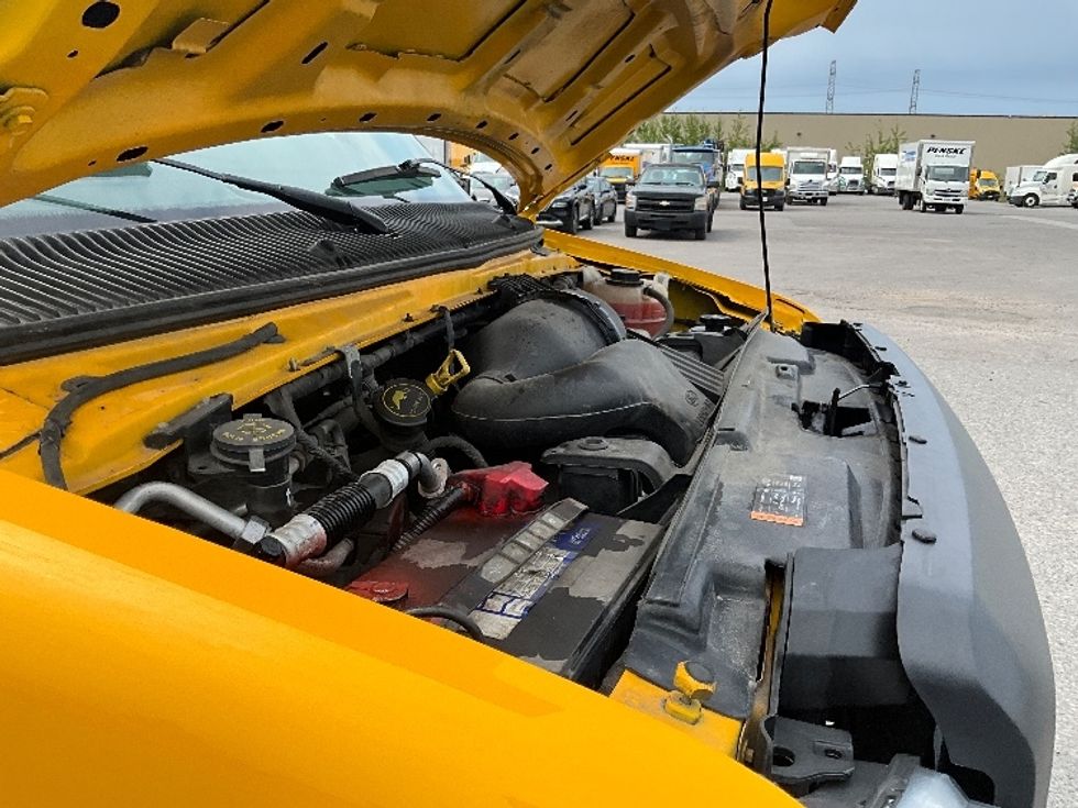 Light Duty Box Truck-Light and Medium Duty Trucks-Ford-2018-E450-Ottawa-ON-130,623\n\t\tkm-$ 28,500 - Image 22