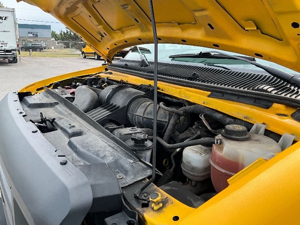 Light Duty Box Truck-Light and Medium Duty Trucks-Ford-2018-E450-Ottawa-ON-130,623\n\t\tkm-$ 28,500 - Image 23