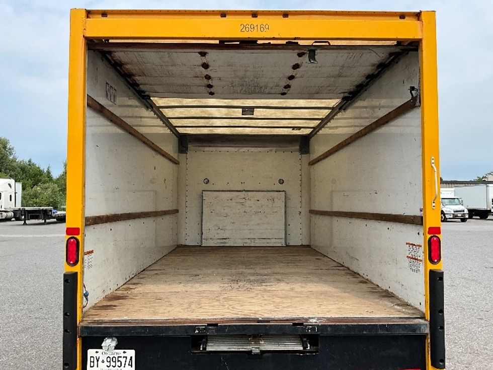 Light Duty Box Truck-Light and Medium Duty Trucks-Ford-2018-E450-Ottawa-ON-130,623\n\t\tkm-$ 28,500 - Image 8