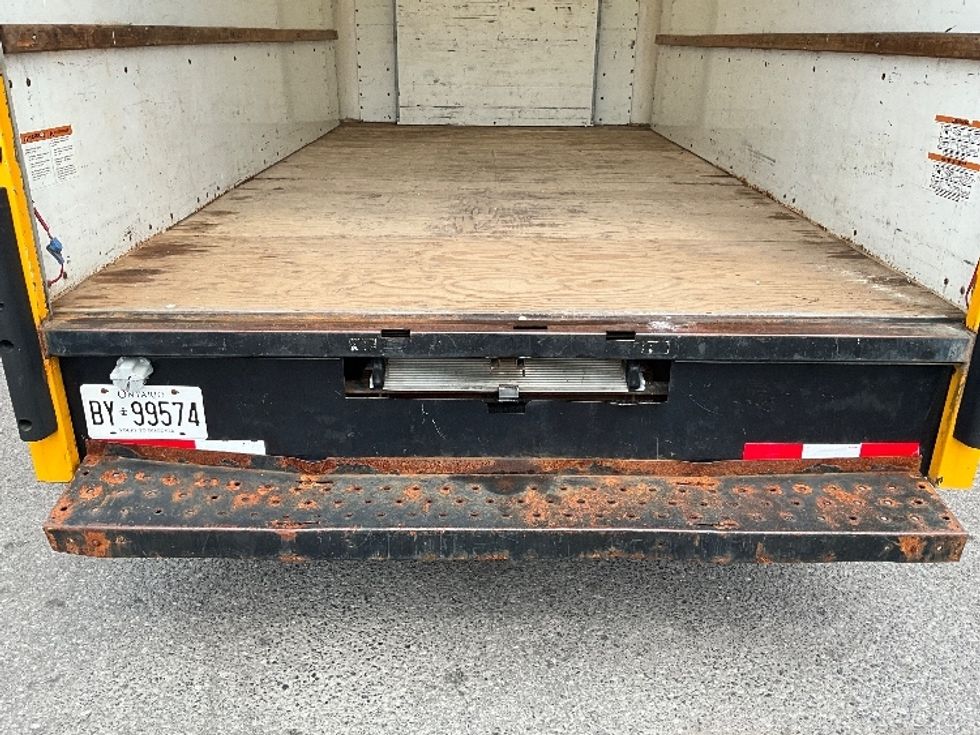 Light Duty Box Truck-Light and Medium Duty Trucks-Ford-2018-E450-Ottawa-ON-130,623\n\t\tkm-$ 28,500 - Image 9