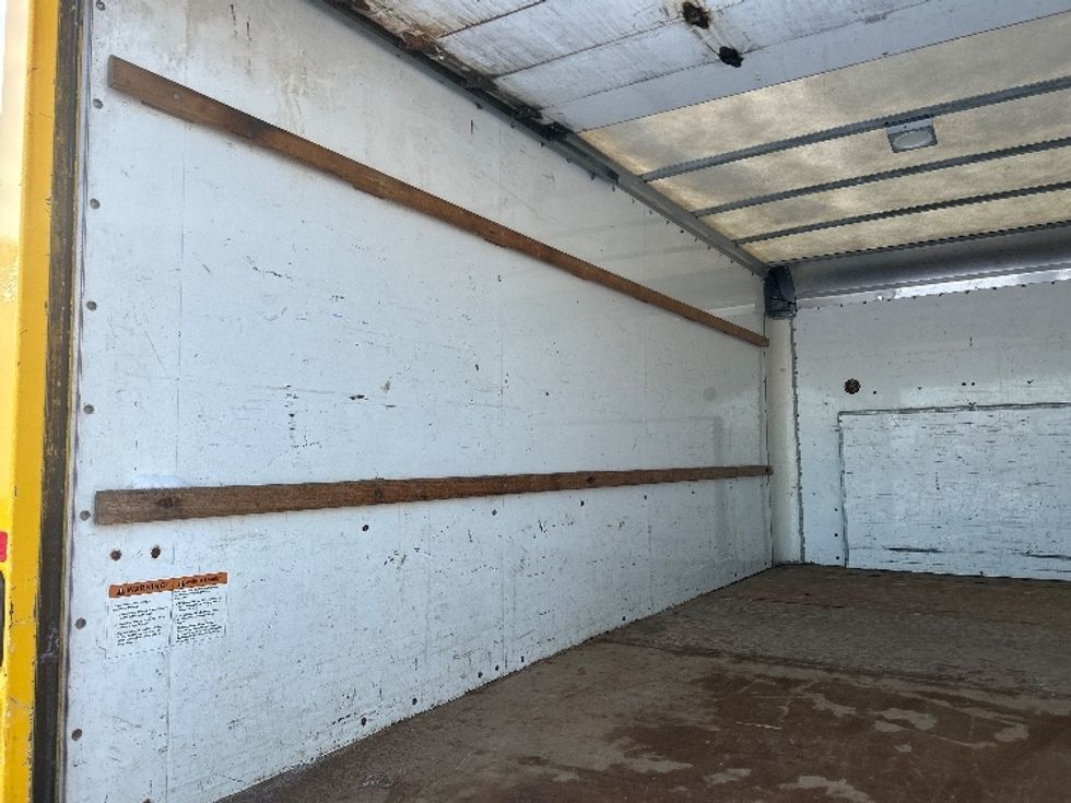 Light Duty Box Truck-Light and Medium Duty Trucks-Ford-2018-E450-Ottawa-ON-158,022\n\t\tkm-$ 30,250 - Image 11