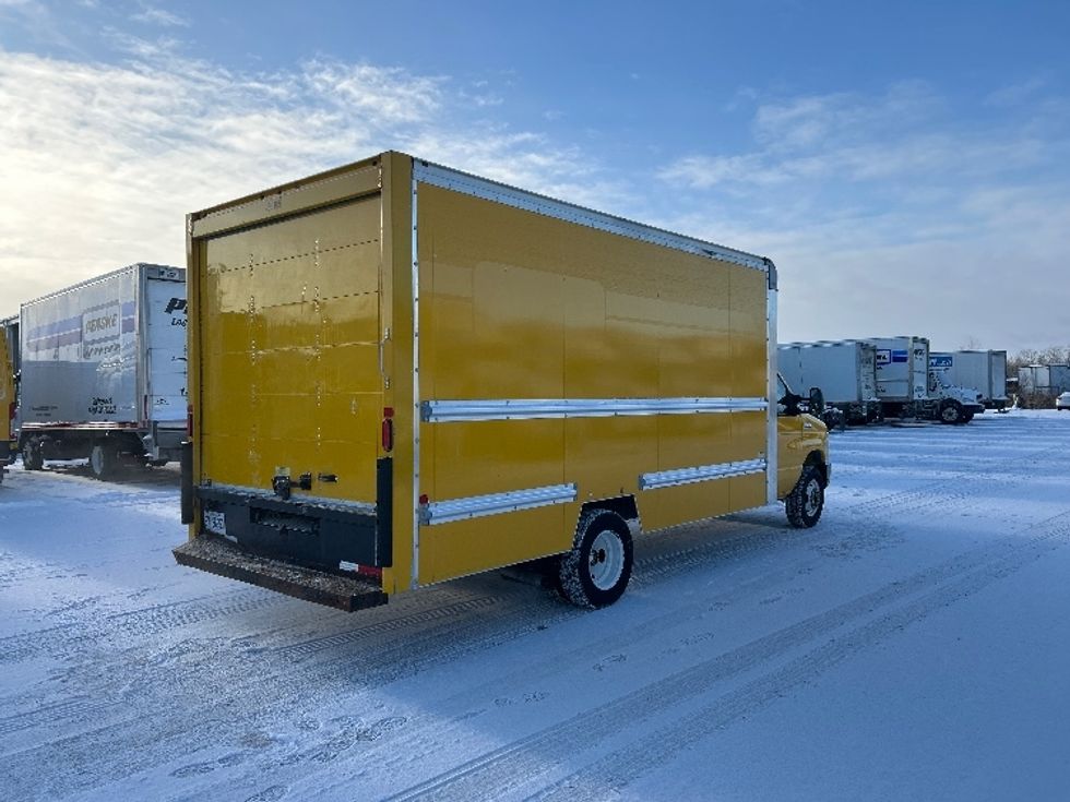 Light Duty Box Truck-Light and Medium Duty Trucks-Ford-2018-E450-Ottawa-ON-158,022\n\t\tkm-$ 30,250 - Image 13