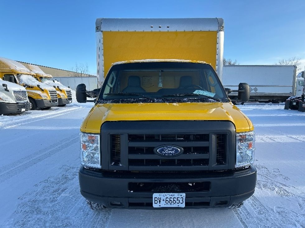 Light Duty Box Truck-Light and Medium Duty Trucks-Ford-2018-E450-Ottawa-ON-158,022\n\t\tkm-$ 30,250 - Image 2