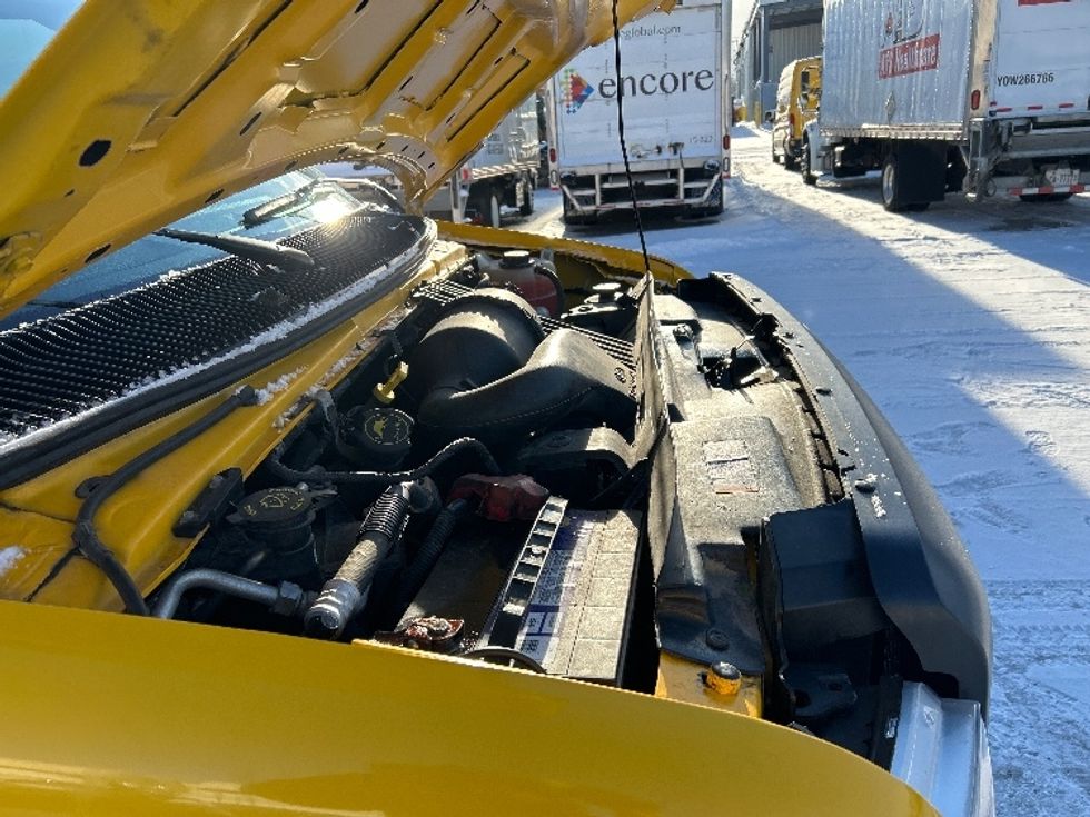 Light Duty Box Truck-Light and Medium Duty Trucks-Ford-2018-E450-Ottawa-ON-158,022\n\t\tkm-$ 30,250 - Image 23