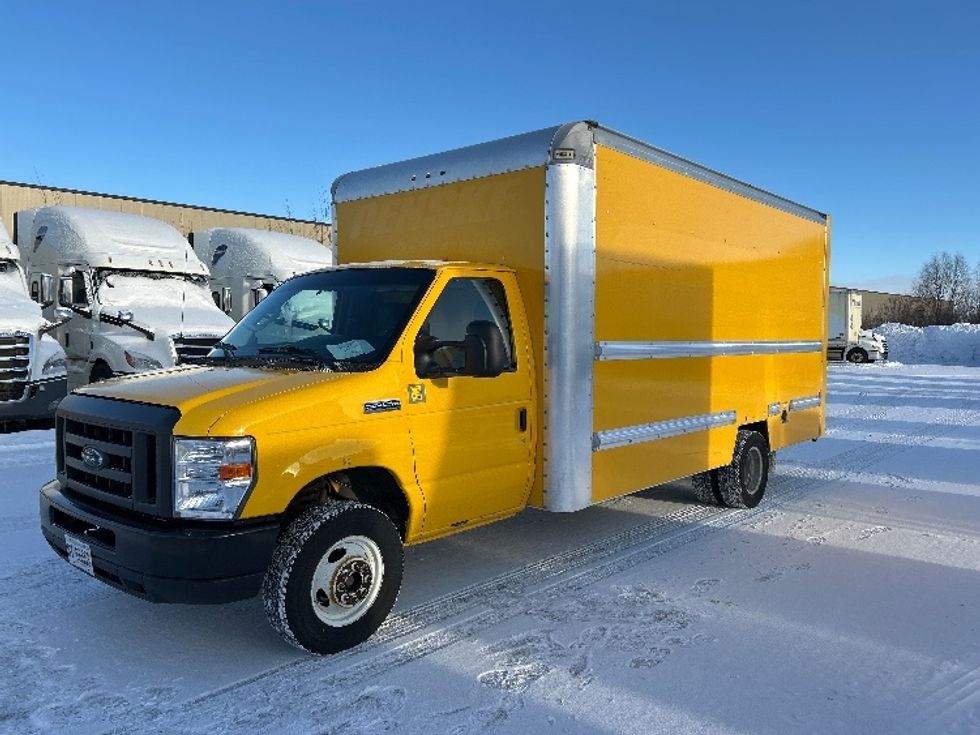 Light Duty Box Truck-Light and Medium Duty Trucks-Ford-2018-E450-Ottawa-ON-158,022\n\t\tkm-$ 30,250 - Image 3