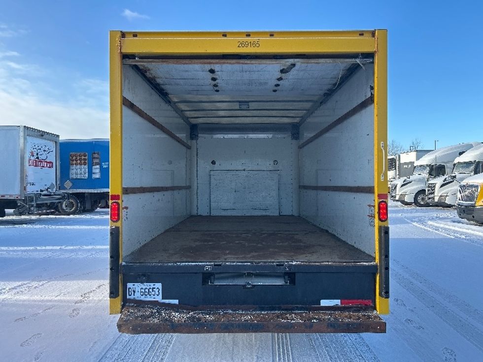 Light Duty Box Truck-Light and Medium Duty Trucks-Ford-2018-E450-Ottawa-ON-158,022\n\t\tkm-$ 30,250 - Image 9