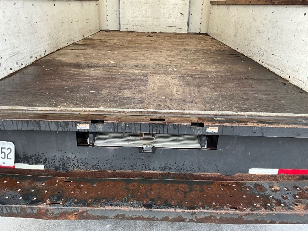 Light Duty Box Truck-Light and Medium Duty Trucks-Ford-2018-E450-Ottawa-ON-169,800\n\t\tkm-$ 29,250 - Image 10