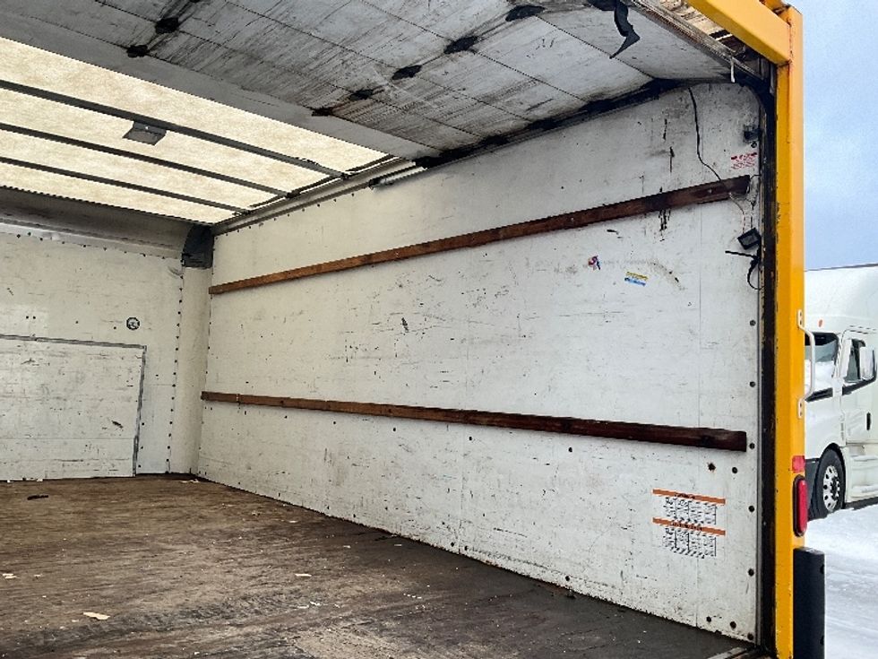 Light Duty Box Truck-Light and Medium Duty Trucks-Ford-2018-E450-Ottawa-ON-169,800\n\t\tkm-$ 29,250 - Image 12