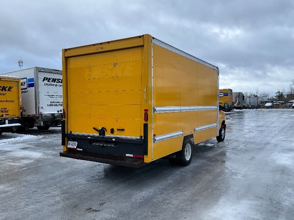 Light Duty Box Truck-Light and Medium Duty Trucks-Ford-2018-E450-Ottawa-ON-169,800\n\t\tkm-$ 29,250 - Image 13