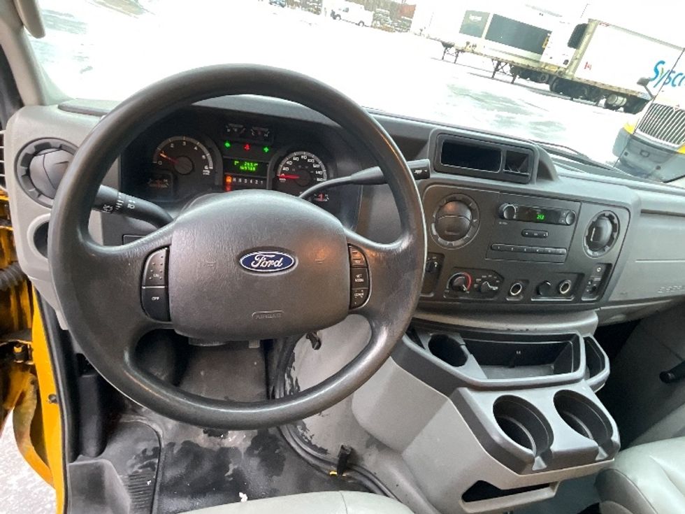 Light Duty Box Truck-Light and Medium Duty Trucks-Ford-2018-E450-Ottawa-ON-169,800\n\t\tkm-$ 29,250 - Image 18