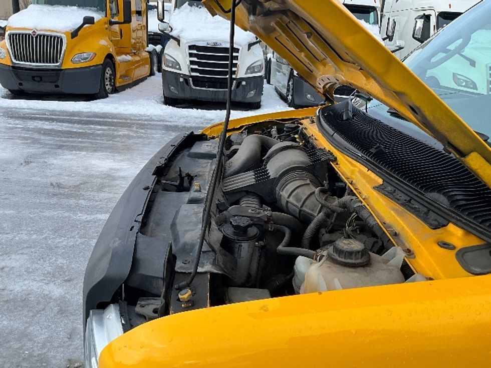 Light Duty Box Truck-Light and Medium Duty Trucks-Ford-2018-E450-Ottawa-ON-169,800\n\t\tkm-$ 29,250 - Image 23