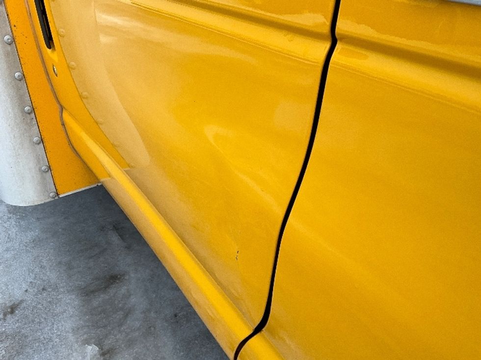 Light Duty Box Truck-Light and Medium Duty Trucks-Ford-2018-E450-Ottawa-ON-169,800\n\t\tkm-$ 29,250 - Image 26