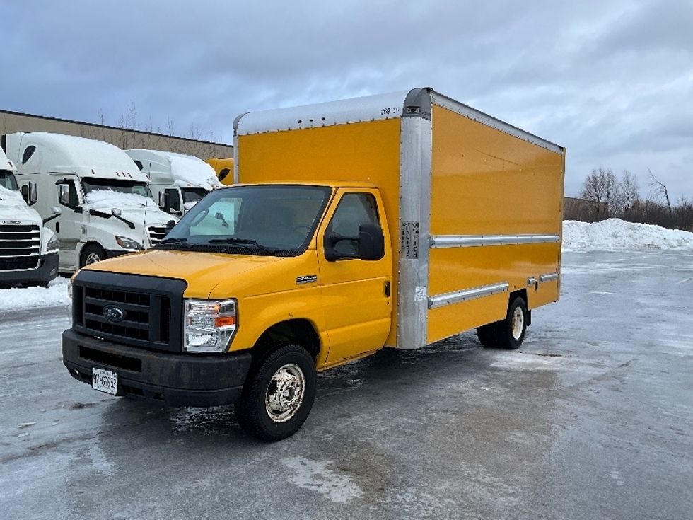 Light Duty Box Truck-Light and Medium Duty Trucks-Ford-2018-E450-Ottawa-ON-169,800\n\t\tkm-$ 29,250 - Image 3
