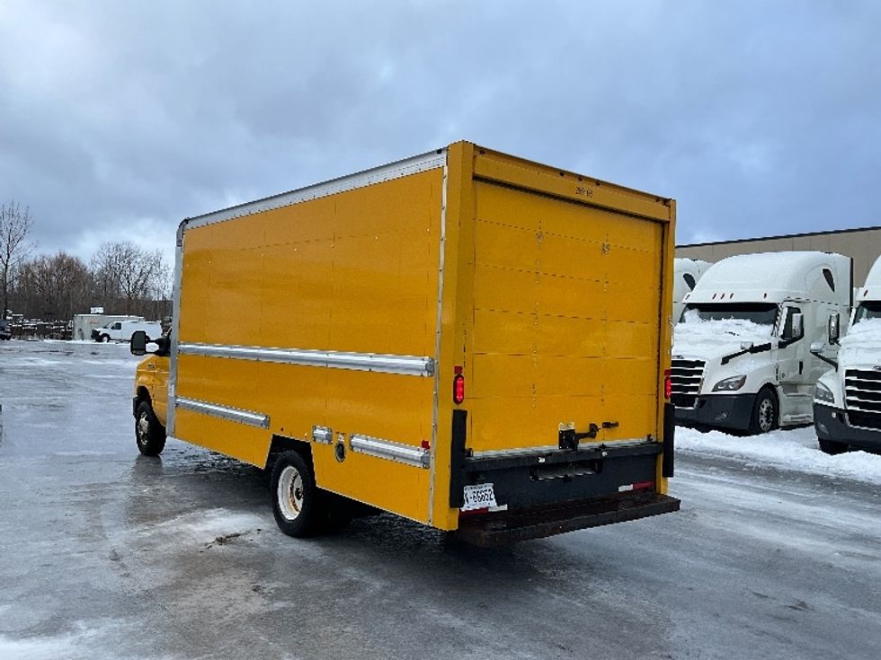 Light Duty Box Truck-Light and Medium Duty Trucks-Ford-2018-E450-Ottawa-ON-169,800\n\t\tkm-$ 29,250 - Image 6