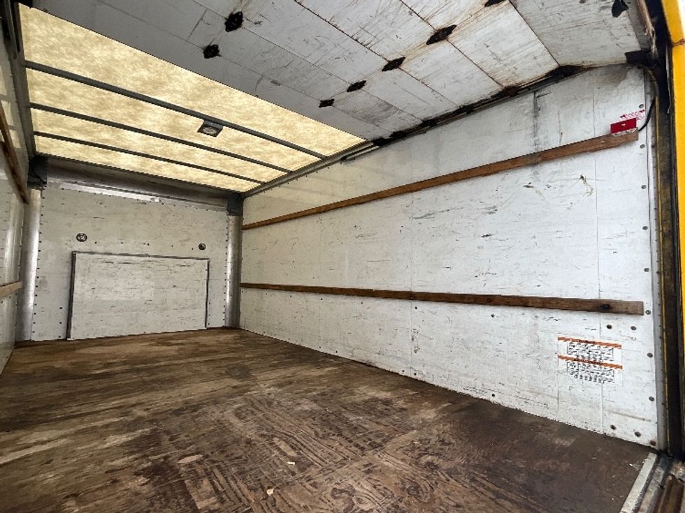 Light Duty Box Truck-Light and Medium Duty Trucks-Ford-2018-E450-Ottawa-ON-180,678\n\t\tkm-$ 22,500 - Image 11