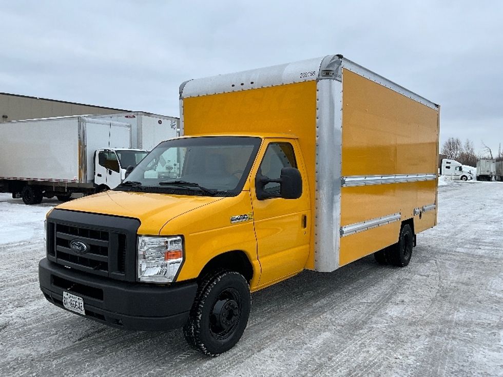 Light Duty Box Truck-Light and Medium Duty Trucks-Ford-2018-E450-Ottawa-ON-180,678\n\t\tkm-$ 22,500 - Image 3