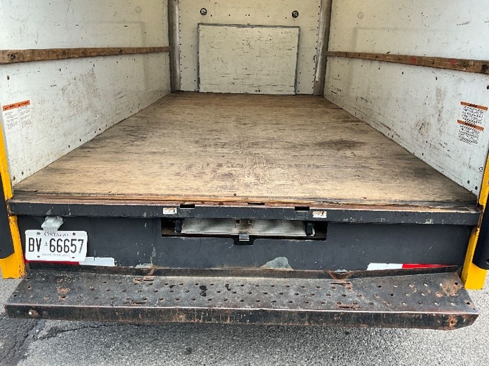 Light Duty Box Truck-Light and Medium Duty Trucks-Ford-2018-E450-Ottawa-ON-218,479\n\t\tkm-$ 23,000 - Image 10
