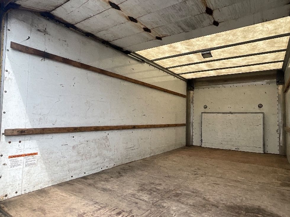 Light Duty Box Truck-Light and Medium Duty Trucks-Ford-2018-E450-Ottawa-ON-218,479\n\t\tkm-$ 23,000 - Image 11
