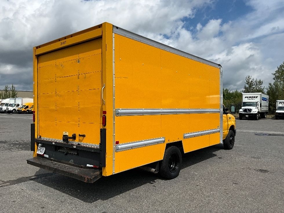 Light Duty Box Truck-Light and Medium Duty Trucks-Ford-2018-E450-Ottawa-ON-218,479\n\t\tkm-$ 23,000 - Image 13