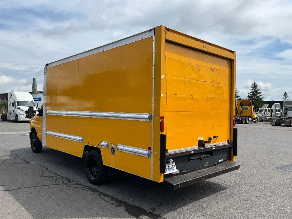 Light Duty Box Truck-Light and Medium Duty Trucks-Ford-2018-E450-Ottawa-ON-218,479\n\t\tkm-$ 23,000 - Image 6