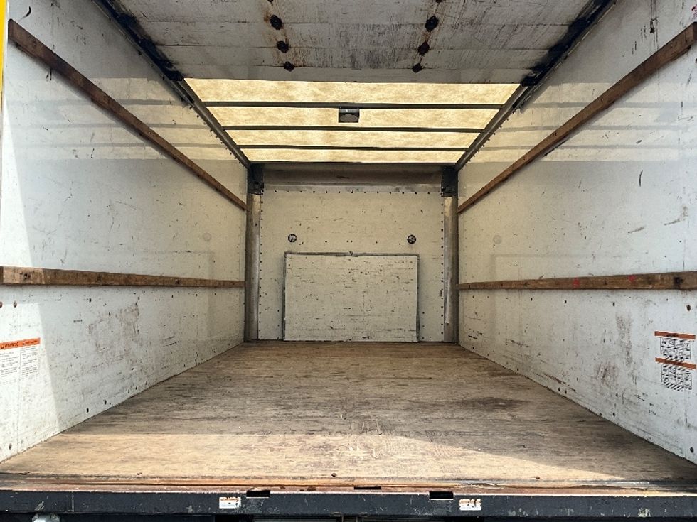 Light Duty Box Truck-Light and Medium Duty Trucks-Ford-2018-E450-Ottawa-ON-218,479\n\t\tkm-$ 23,000 - Image 8