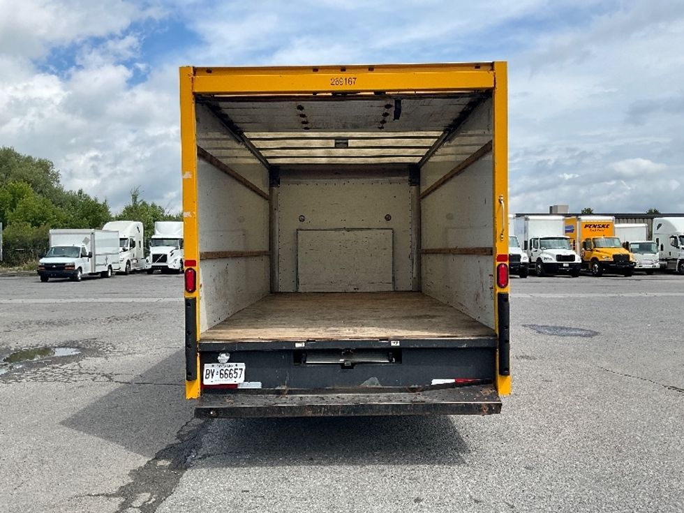 Light Duty Box Truck-Light and Medium Duty Trucks-Ford-2018-E450-Ottawa-ON-218,479\n\t\tkm-$ 23,000 - Image 9