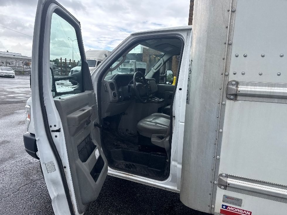 Light Duty Box Truck-Light and Medium Duty Trucks-Ford-2019-E350-Baltimore-MD-129,312\n\t\tmiles-$ 21,500 - Image 16