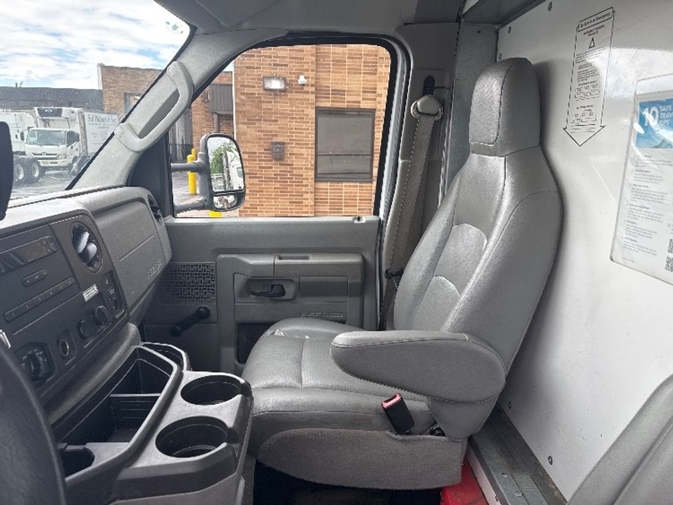 Light Duty Box Truck-Light and Medium Duty Trucks-Ford-2019-E350-Baltimore-MD-129,312\n\t\tmiles-$ 21,500 - Image 19