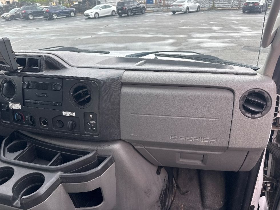 Light Duty Box Truck-Light and Medium Duty Trucks-Ford-2019-E350-Baltimore-MD-129,312\n\t\tmiles-$ 21,500 - Image 21
