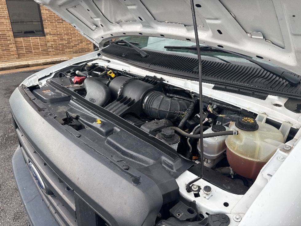 Light Duty Box Truck-Light and Medium Duty Trucks-Ford-2019-E350-Baltimore-MD-129,312\n\t\tmiles-$ 21,500 - Image 24