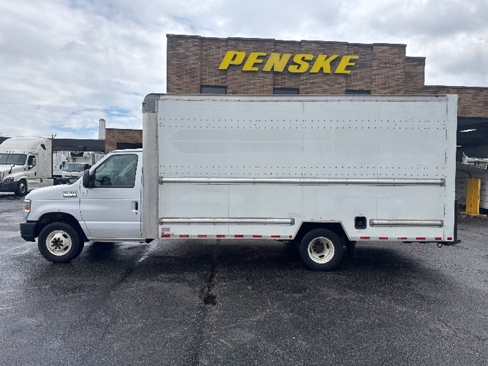 Light Duty Box Truck-Light and Medium Duty Trucks-Ford-2019-E350-Baltimore-MD-129,312\n\t\tmiles-$ 21,500 - Image 4