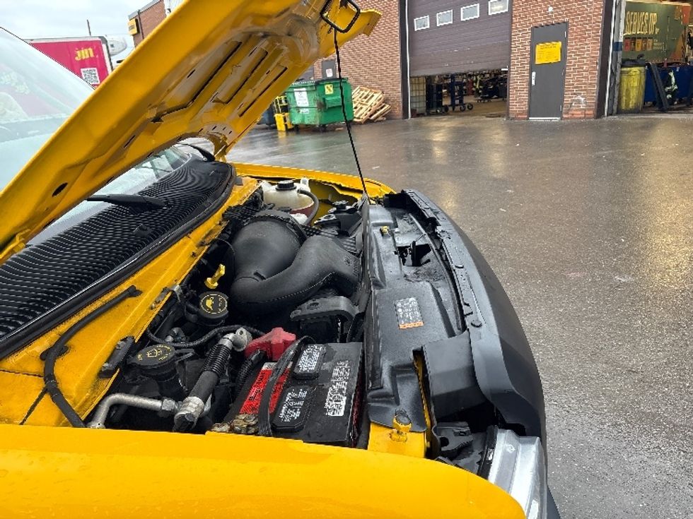 Light Duty Box Truck-Light and Medium Duty Trucks-Ford-2019-E350-Concord-ON-176,550\n\t\tkm-$ 29,000 - Image 22