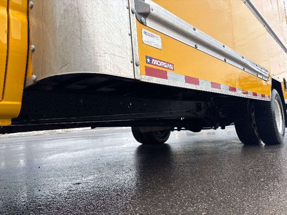 Light Duty Box Truck-Light and Medium Duty Trucks-Ford-2019-E350-Concord-ON-176,550\n\t\tkm-$ 29,000 - Image 5