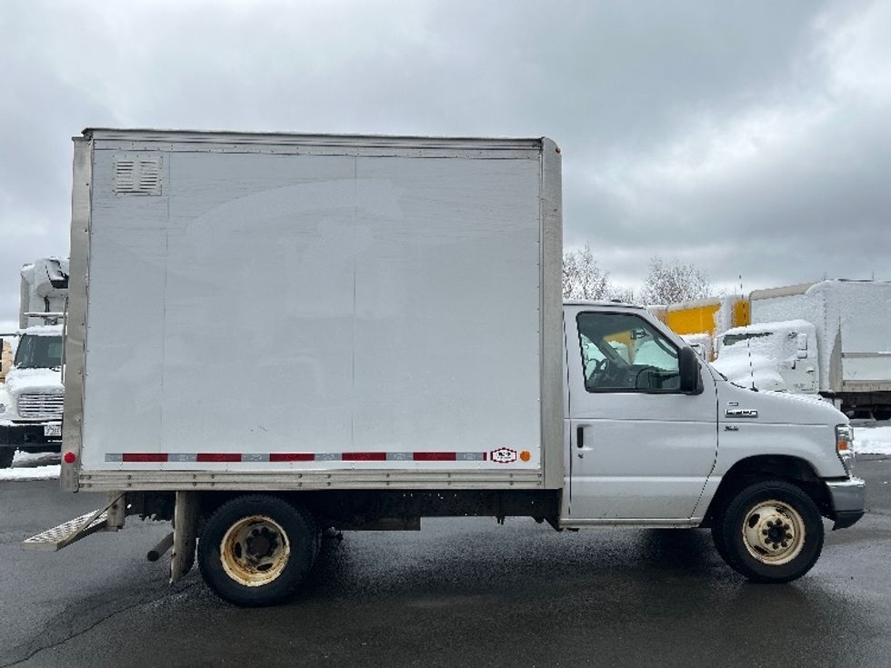 Light Duty Box Truck-Light and Medium Duty Trucks-Ford-2019-E350-Dartmouth-NS-112,467\n\t\tkm-$ 37,750 - Image 15