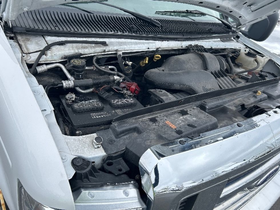 Light Duty Box Truck-Light and Medium Duty Trucks-Ford-2019-E350-Dartmouth-NS-112,467\n\t\tkm-$ 37,750 - Image 23