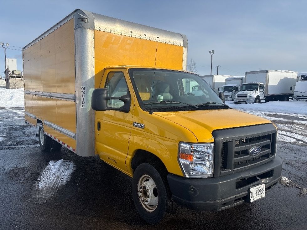 Light Duty Box Truck-Light and Medium Duty Trucks-Ford-2019-E350-Etobicoke-ON-171,000\n\t\tkm-$ 29,500 - Image 1