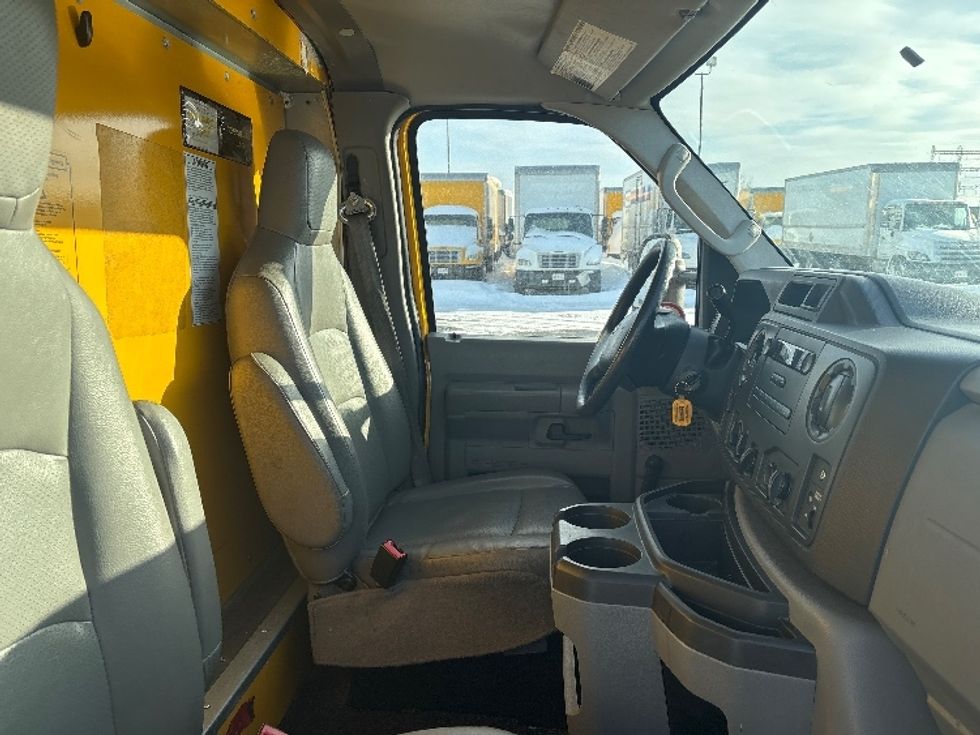 Light Duty Box Truck-Light and Medium Duty Trucks-Ford-2019-E350-Etobicoke-ON-171,000\n\t\tkm-$ 29,500 - Image 20