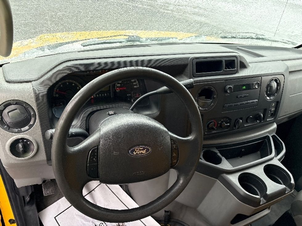 Light Duty Box Truck-Light and Medium Duty Trucks-Ford-2019-E350-Etobicoke-ON-171,000\n\t\tkm-$ 29,500 - Image 23