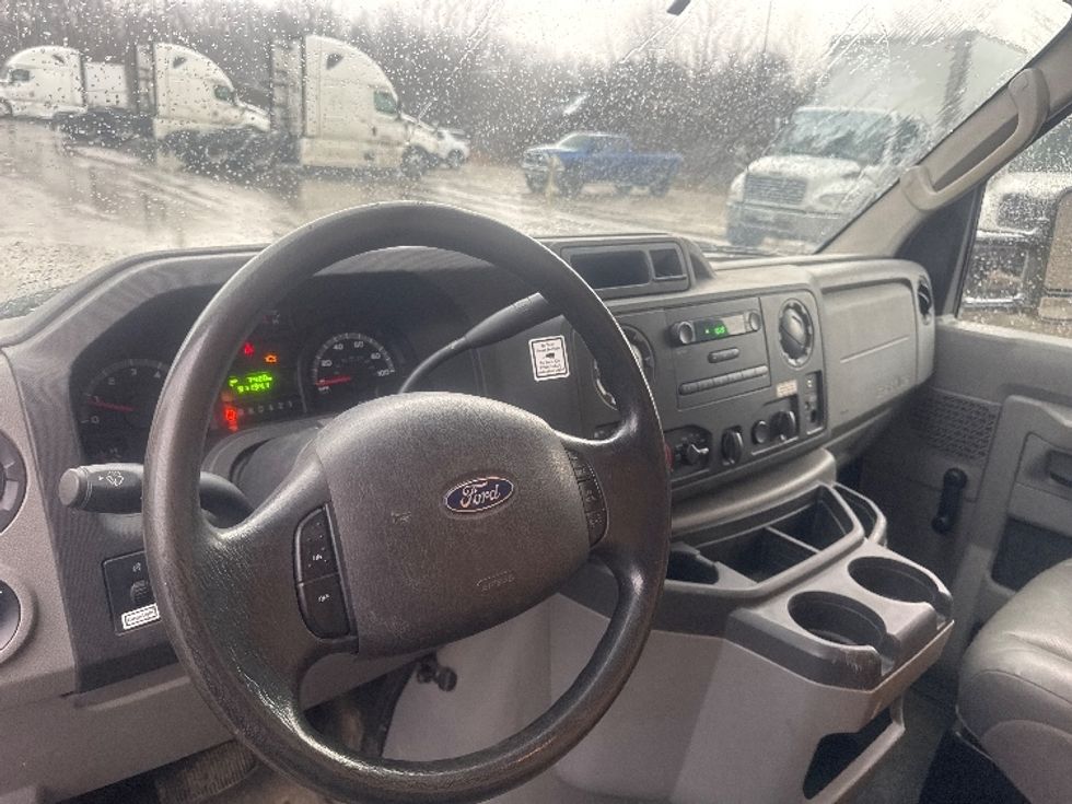 Light Duty Box Truck-Light and Medium Duty Trucks-Ford-2019-E350-Gahanna-OH-91,194\n\t\tmiles-$ 23,750 - Image 17