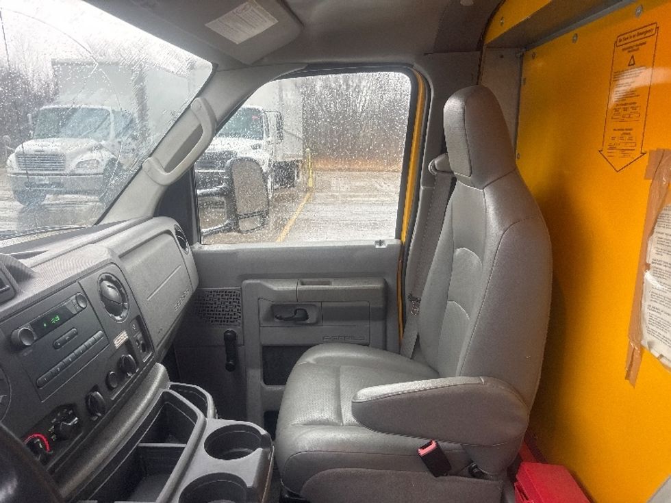 Light Duty Box Truck-Light and Medium Duty Trucks-Ford-2019-E350-Gahanna-OH-91,194\n\t\tmiles-$ 23,750 - Image 19