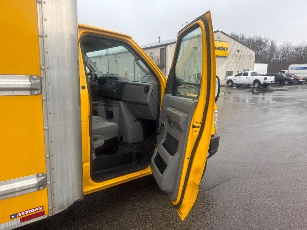 Light Duty Box Truck-Light and Medium Duty Trucks-Ford-2019-E350-Gahanna-OH-91,194\n\t\tmiles-$ 23,750 - Image 20